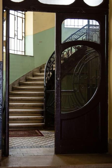 Premium Apartment By Hi5-King Street'S Luxury Budapest Bagian luar foto