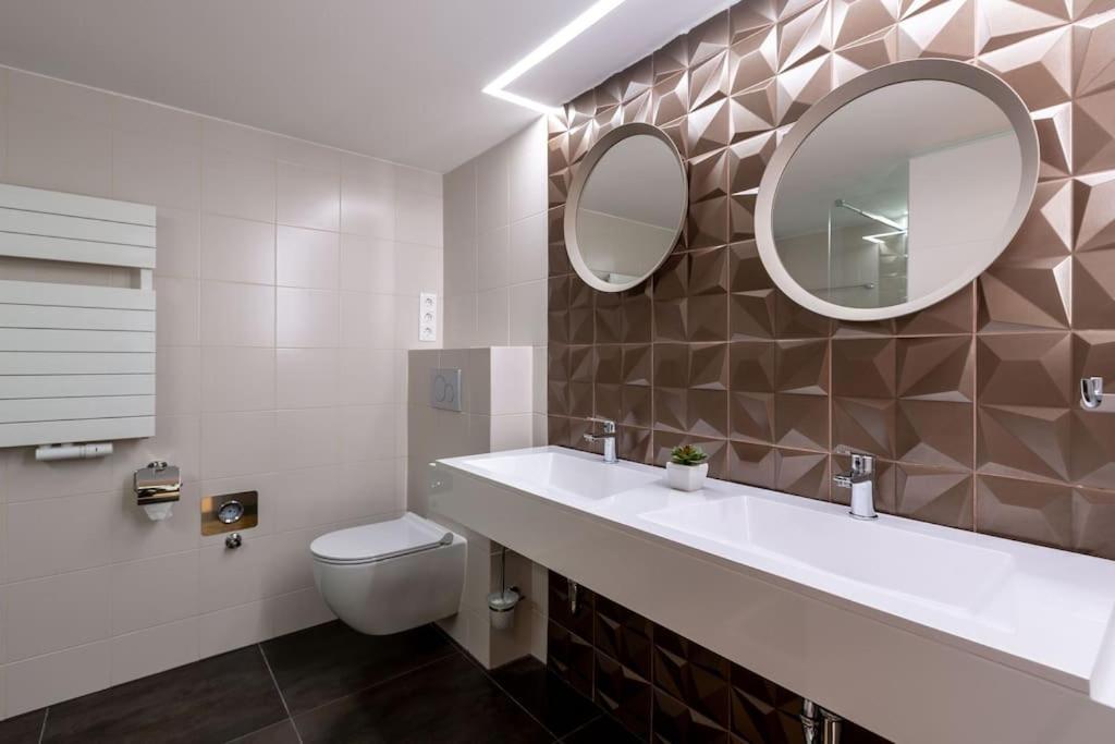 Premium Apartment By Hi5-King Street'S Luxury Budapest Bagian luar foto